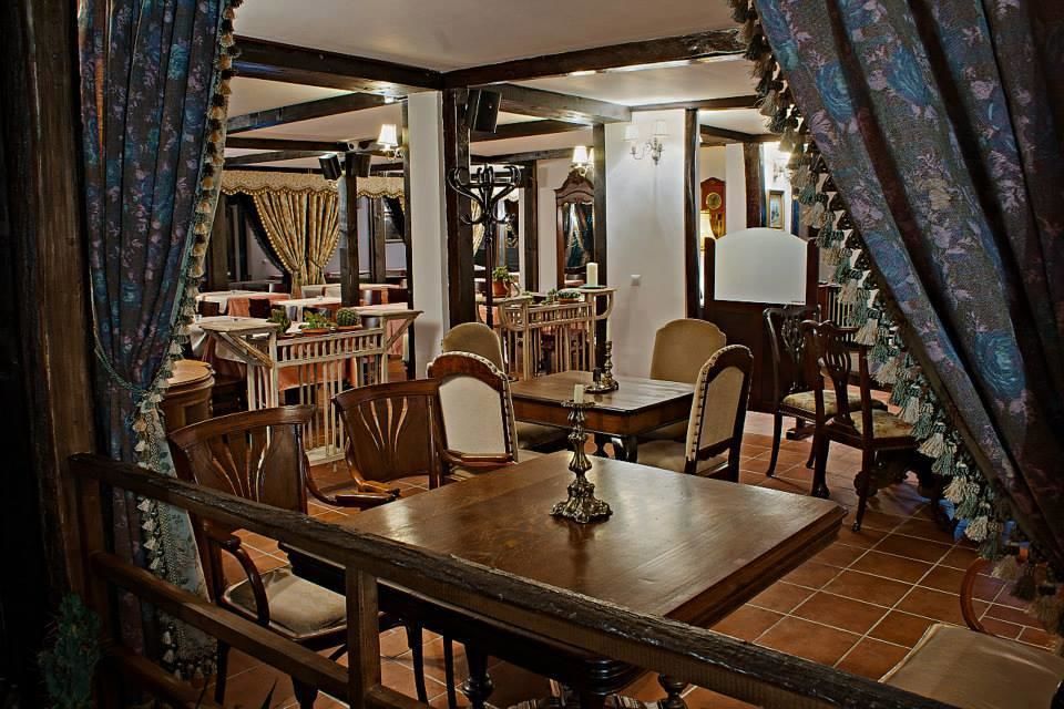 Гостевой дом Pensiune-Restaurant Tara Luanei Сэрата-Монтеору-7